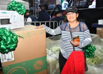CONSIENTE AYUNTAMIENTO DE HUAMANTLA CON HISTÓRICO FESTEJO POR EL DÍA DE LAS MADRES