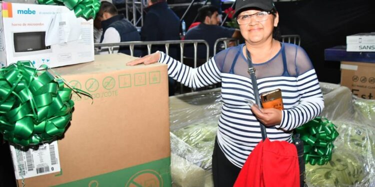 CONSIENTE AYUNTAMIENTO DE HUAMANTLA CON HISTÓRICO FESTEJO POR EL DÍA DE LAS MADRES