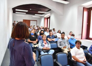 BRINDA AYUNTAMIENTO DE HUAMANTLA PLÁTICA PARA FORTALECER ESTRATEGIAS DE NEGOCIOS A PRESTADORES DE SERVICIOS
