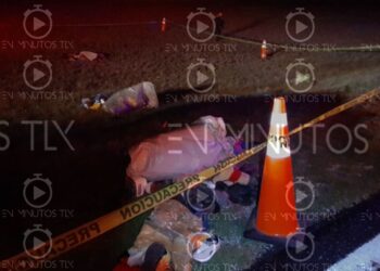 Choque frontal deja una mujer sin vida y 8 más lesionados entre Puebla y Tlaxcala.