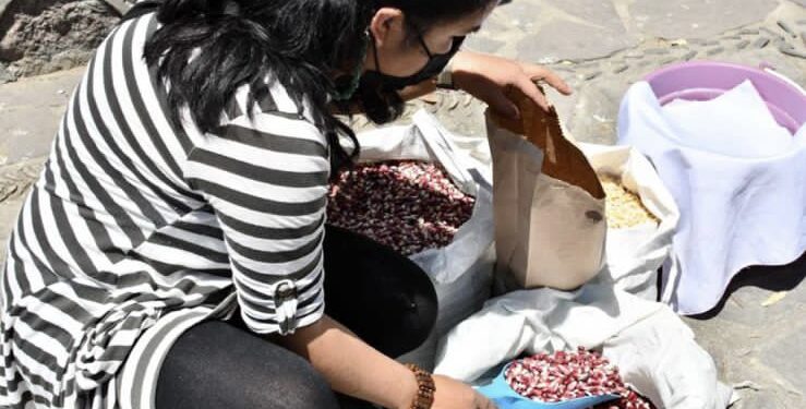 AGRICULTORES LOCALES OFRECEN SUS PRODUCTOS DE MANERA DIRECTA EN UNA EDICIÓN MÁS DEL TIANGUIS “MIS SEMILLAS HUAMANTLECAS”
