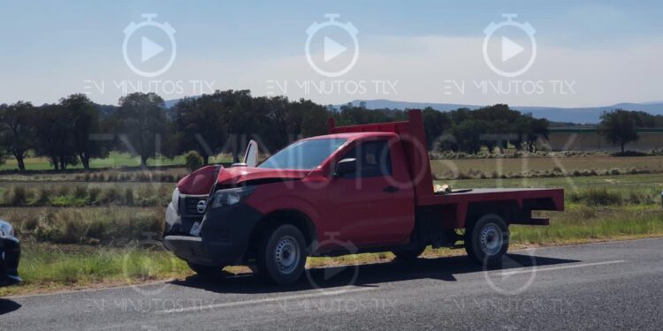 Choque de dos camionetas en la Apizaco-Tlaxco, deja un hombre lesionado