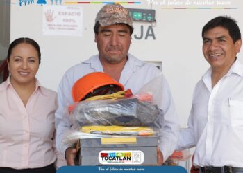 Entrega Quirino Torres equipo de trabajo a diferentes áreas de la administración.