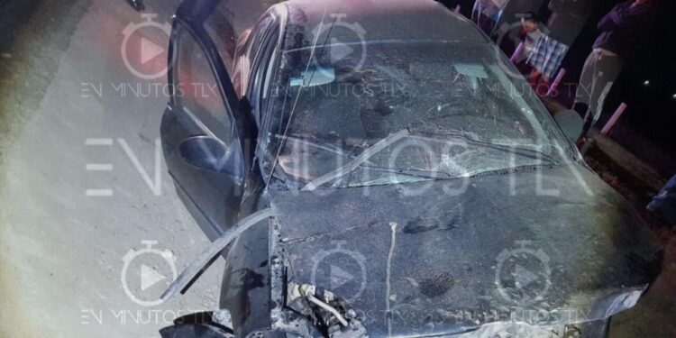 Colisiona trailer contra carro en el libramiento Apizaco – Huamantla.