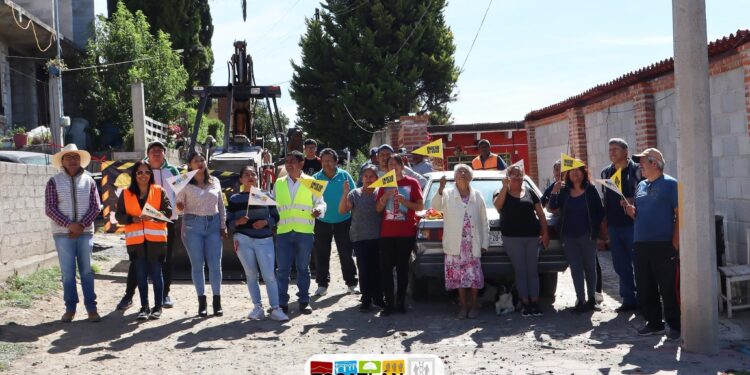 Inicia edil de Tocatlán trabajos en la privada Abasolo.