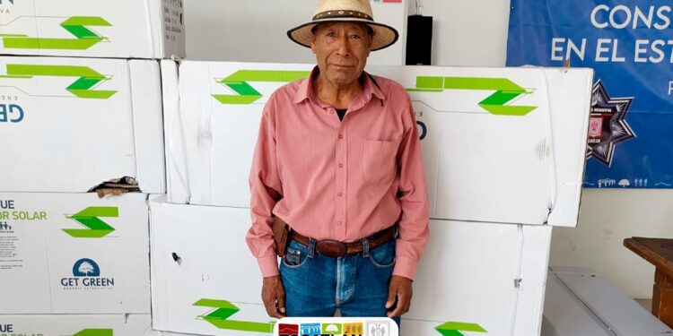Entregan calentadores solares a bajo costo en Tocatlán.