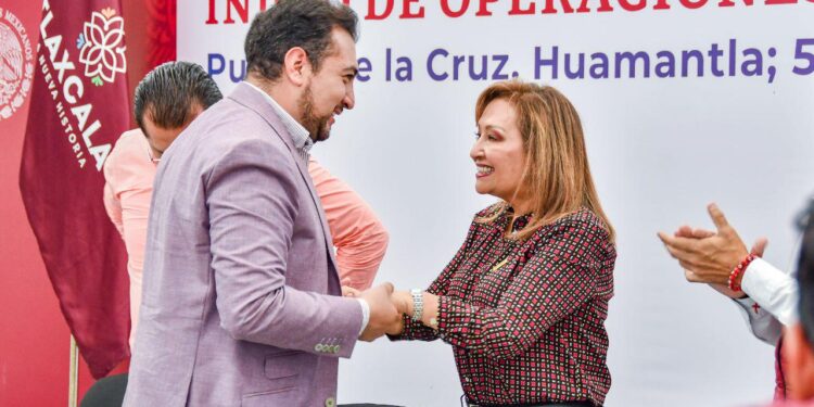 RECONOCEN AUTORIDADES FEDERALES Y ESTATALES TRABAJO DE SALVADOR SANTOS CEDILLO EN HUAMANTLA