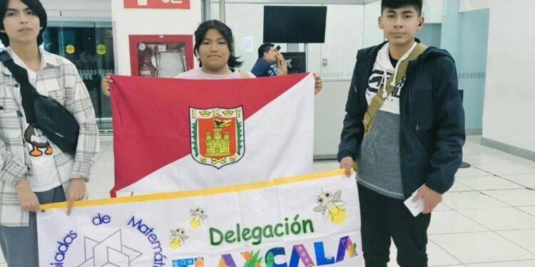 APOYA SALVADOR SANTOS CEDILLO A ESTUDIANTES DEL COBAT HUAMANTLA PARA IR AL CONCURSO INTERNACIONAL DE MATEMÁTICAS.