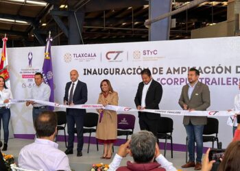 ASISTE SALVADOR SANTOS CEDILLO A LA AMPLIACIÓN DE LA EMPRESA “CORPUS TRAILERS” EN CUAPIAXTLA