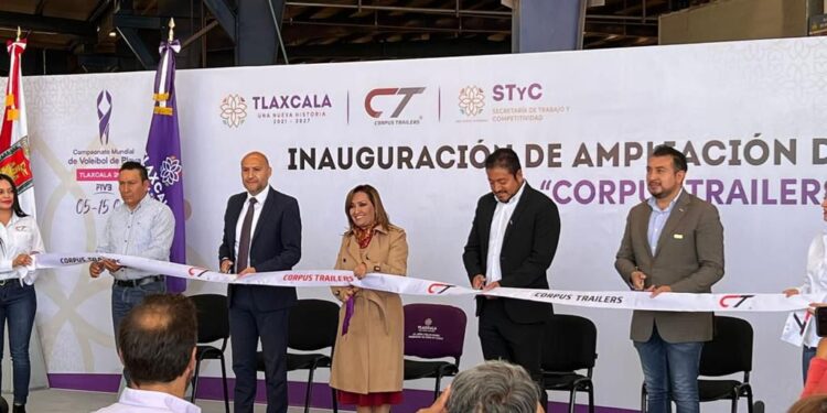 ASISTE SALVADOR SANTOS CEDILLO A LA AMPLIACIÓN DE LA EMPRESA “CORPUS TRAILERS” EN CUAPIAXTLA