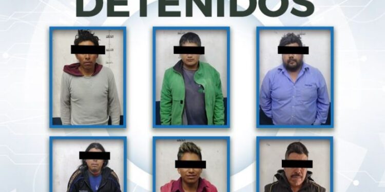 DETIENEN POLICÍAS MUNICIPALES A SUJETOS QUE ALTERABAN EL ORDEN Y CONSUMÍAN BEBIDAS ALCOHÓLICAS EN LA VÍA PÚBLICA