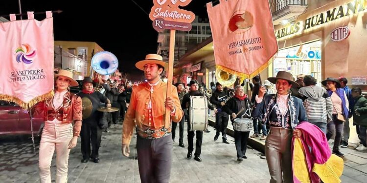 ÚNICA E INOLVIDABLE LA CALLEJONEADA DE SALVATIERRA, GUANAJUATO POR CALLES DE HUAMANTLA