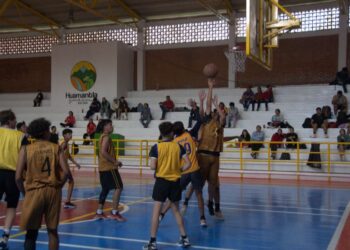 PARTICIPAN MÁS DE 60 EQUIPOS EN EL TORNEO DE BASQUETBOL “48 HORAS JUGANDO DÍA Y NOCHE” EN HUAMANTLA