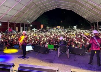 DESBORDAN VISITANTES Y FAMILIAS DE HUAMANTLA EL RECINTO FERIAL EN EL PENÚLTIMO FIN DE SEMANA DE LA FERIA