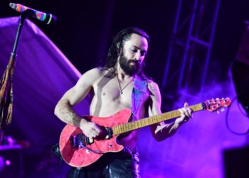 UNA NOCHE ELECTRIZANTE SE VIVIÓ ESTE VIERNES CON EL GRUPO DE ROCK MODERATTO