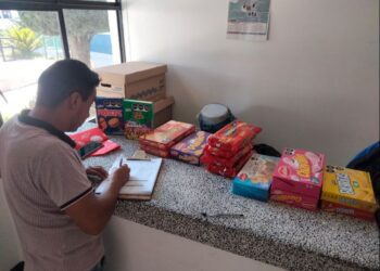 POLICÍA DE HUAMANTLA ASEGURA A FARDERA EN TIENDA DE AUTOSERVICIOS