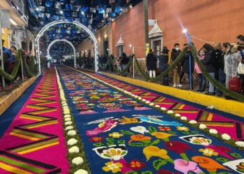 IMPULSA SALVADOR SANTOS CEDILLO LA CREACIÓN DEL CENTRO DE DOCUMENTACIÓN DE LAS ALFOMBRAS Y TAPETES DE HUAMANTLA