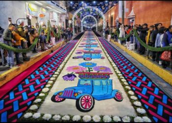 TAPETES MULTICOLORES, FE Y DEVOCIÓN EN LA NOCHE QUE NADIE DUERME EN HUAMANTLA