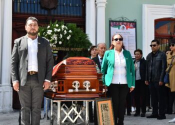 REALIZA AYUNTAMIENTO DE HUAMANTLA GUARDIA DE HONOR AL EXPRESIDENTE MUNICIPAL ROGELIO PALAFOX GUTIÉRREZ