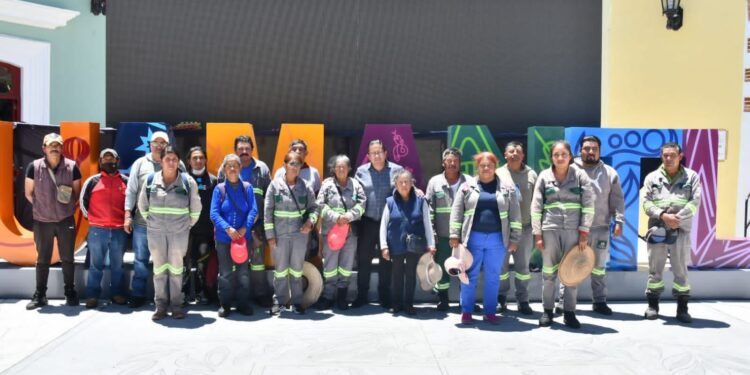 RECOMPENSA AYUNTAMIENTO DE HUAMANTLA A TRABAJADORES DE SERVICIOS PÚBLICOS CON ESTÍMULOS ECONÓMICOS