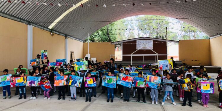 Cuapixtla | Inicia DIF de Cuapiaxtla entrega de útiles escolares gratis.