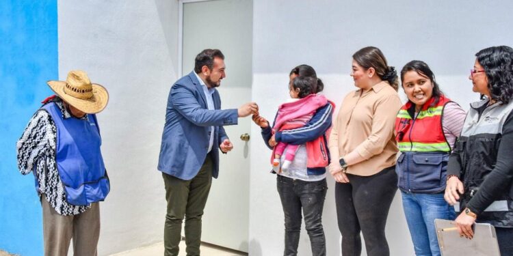 ENTREGA SALVADOR SANTOS CEDILLO VIVIENDA EN EL PUEBLO MARIANO MATAMOROS