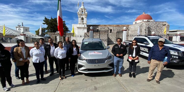 Terrenate | Entrega edil de Terrenate uniformes y unidades oficiales al ayuntamiento.
