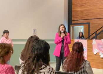 IMPARTE SMDIF HUAMANTLA LA CONFERENCIA “LA LUCHA CONTRA EL CÁNCER DE MAMA”