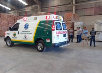 PROTECCIÓN CIVIL DE HUAMANTLA BRINDA PRIMEROS AUXILIOS A LESIONADOS POR MONTACARGAS