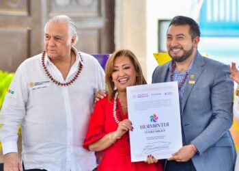 RECIBE SALVADOR SANTOS CEDILLO ACTUALIZACIÓN DEL NOMBRAMIENTO COMO “PUEBLO MÁGICO” DE HUAMANTLA