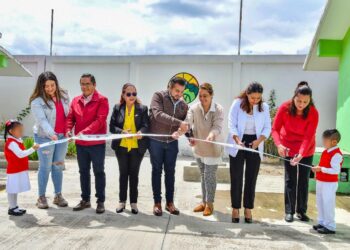 ENTREGA SALVADOR SANTOS CEDILLO BARDA PERIMETRAL EN PREESCOLAR DEL PUEBLO DE CHAPULTEPEC