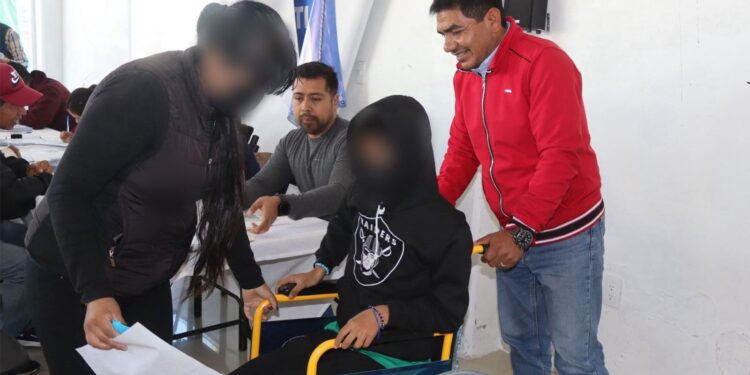 Tocatlán – ENTREGA DE SILLAS DE RUEDAS Y COJINES ANTIESCARAS EN TOCATLAN.