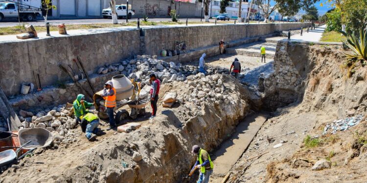 EJECUTA GOBIERNO DE HUAMANTLA OBRAS DE REHABILITACIÓN EN EL BULEVAR CUAMANCO PARA PROTEGER A LA POBLACIÓN