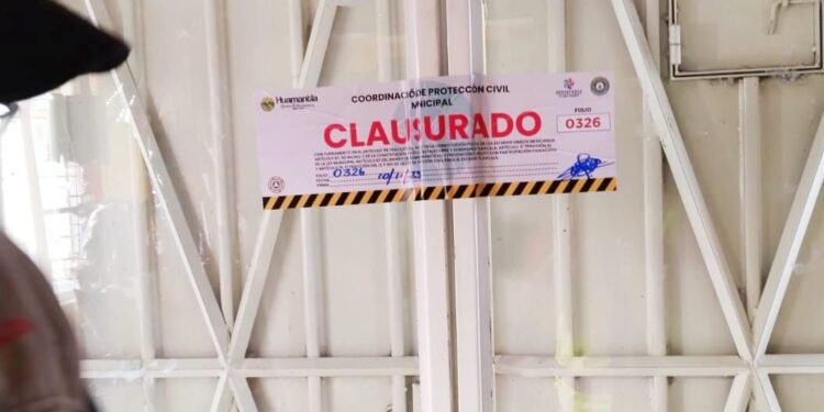 CLAUSURA PROTECCIÓN CIVIL DE HUAMANTLA NEGOCIO POR NO CONTAR CON LICENCIA DE FUNCIONAMIENTO