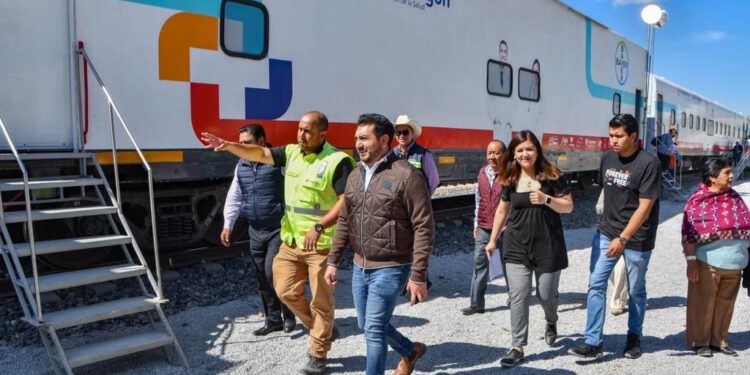 RECORRE SALVADOR SANTOS CEDILLO EL DR. VAGÓN EN HUAMANTLA ACOMPAÑADO DE AUTORIDADES ESTATALES