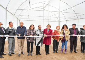 INAUGURA AYUNTAMIENTO DE HUAMANTLA INVERNADERO AUTOMATIZADO PARA CULTIVO DE LA DALIA EN EL CBTIS No. 61