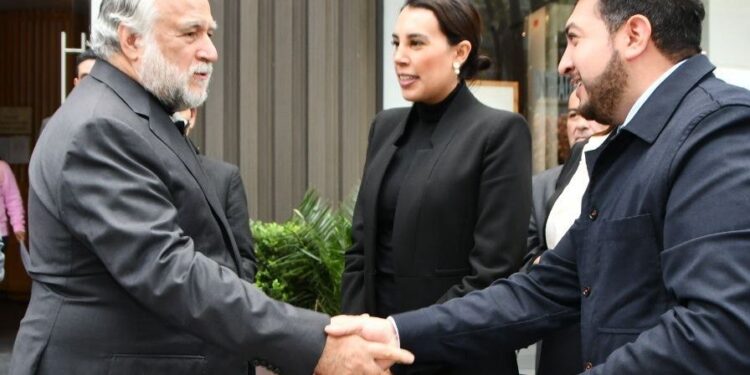 ASISTE SALVADOR SANTOS CEDILLO AL BANDERAZO DE SALIDA DEL TURITOUR DE CDMX – HUAMANTLA – IXTENCO