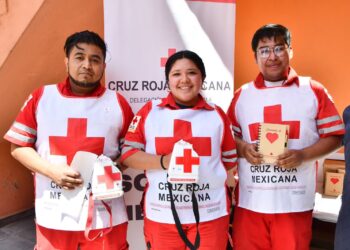 DAN AUTORIDADES BANDERAZO A LA COLECTA ANUAL DE LA CRUZ ROJA MEXICANA EN HUAMANTLA