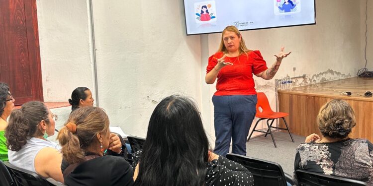 MUJERES EMPRENDEDORAS DE HUAMANTLA RECIBEN CAPACITACIÓN PARA EL LIDERAZGO