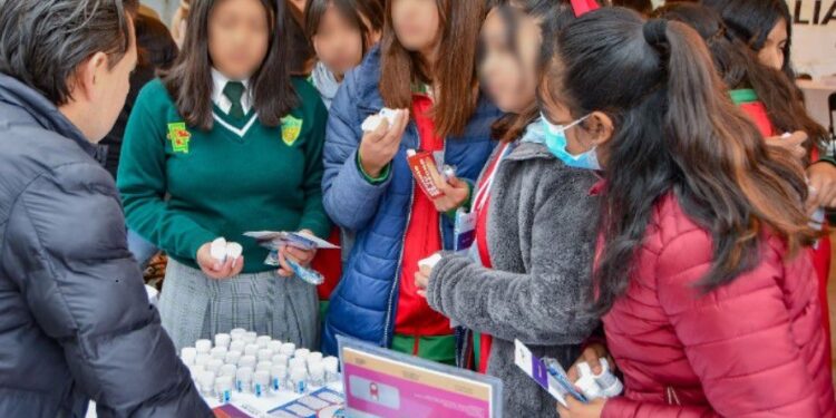 DIF HUAMANTLA PROMUEVE LA PREVENCIÓN DEL EMBARAZO CON PLÁTICAS A ADOLESCENTE EN LAS ESCUELAS