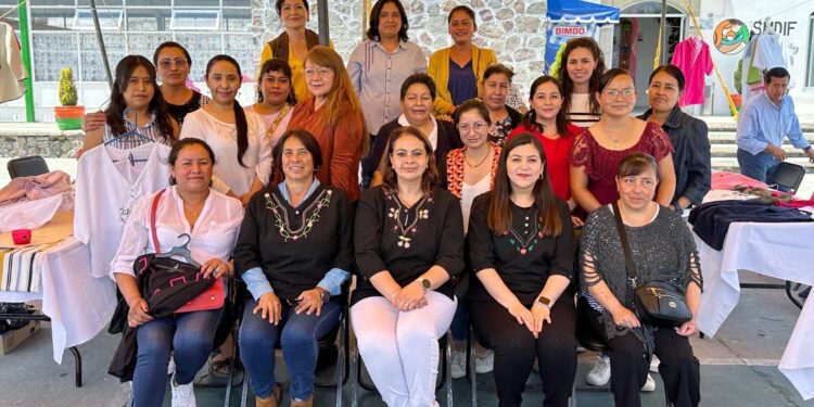 CAPACITA DIF MUNICIPAL DE HUAMANTLA AL SECTOR FEMENINO CON TALLERES PARA EMPRENDIMIENTO