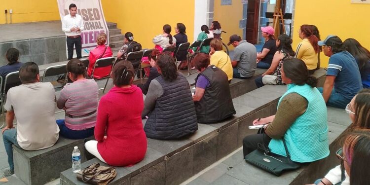 FORTALECEN AUTORIDADES A LAS Y LOS EMPRENDEDORES DE HUAMANTLA