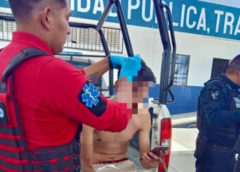 AUXILIAN ELEMENTOS DE PROTECCIÓN CIVIL DE HUAMANTLA A MASCULINO AGREDIDO