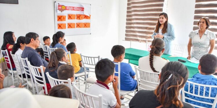 MEJORA SMDIF HUAMANTLA LA VISIÓN DE NIÑAS Y NIÑOS CON LENTES GRATUITOS