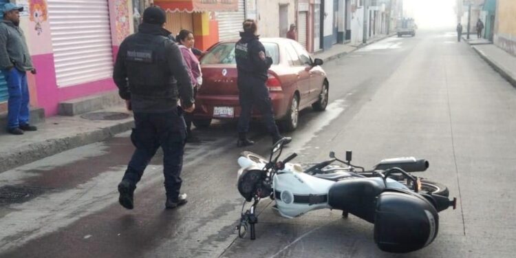 APOYA DIRECCIÓN DE SEGURIDAD PÚBLICA DE HUAMANTLA EN INCIDENTE DE TRÁNSITO EN LA CABECERA MUNICIPAL