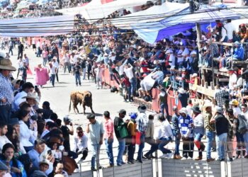 INICIA ACTIVIDADES DE LA FERIA DE HUAMANTLA 2024 CON LA GRAN CARRERA DE BURROS