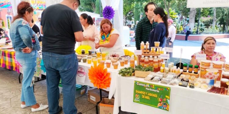 INICIA ACTIVIDADES DE LA FERIA DE HUAMANTLA 2024 CON LA GRAN CARRERA DE BURROS