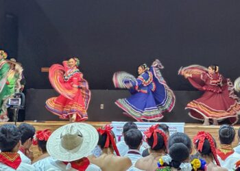 INICIA ACTIVIDADES DE LA FERIA DE HUAMANTLA 2024 CON LA GRAN CARRERA DE BURROS