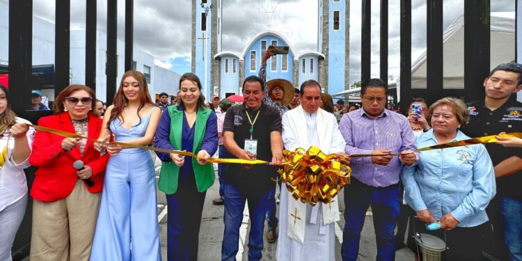 INICIA ACTIVIDADES DE LA FERIA DE HUAMANTLA 2024 CON LA GRAN CARRERA DE BURROS