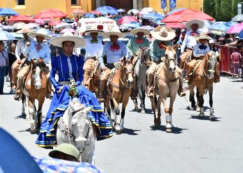 INICIA ACTIVIDADES DE LA FERIA DE HUAMANTLA 2024 CON LA GRAN CARRERA DE BURROS